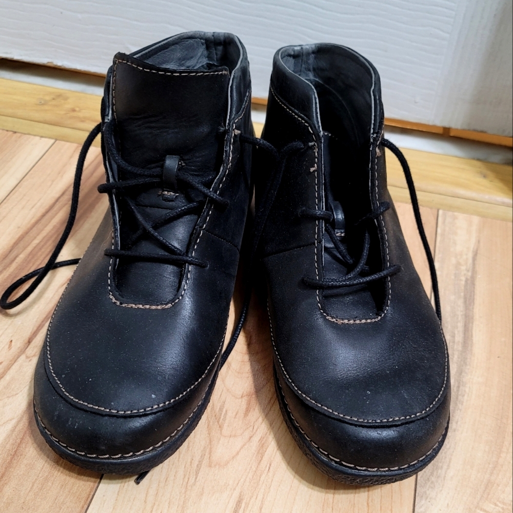 Duluth Trading Co Women's Leather Boots